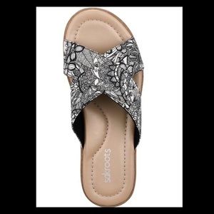 The SAK Sz 8 Women's Calypso Slide Sandal Sakroots NWOT Black & White floral
